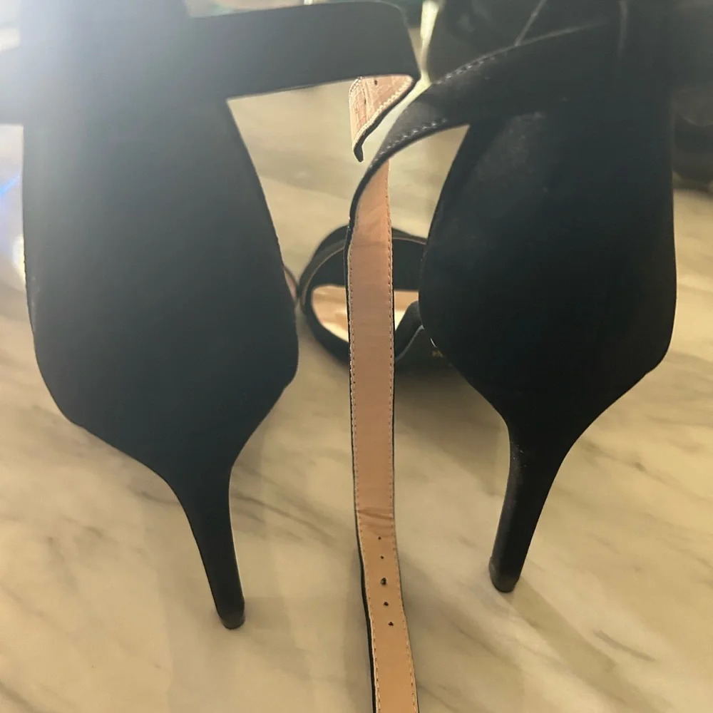 Fashion Nova Black Elegant Heels with Open Toe - Picture 2 of 4